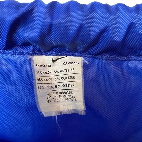 NIKE Logo Drawstring Bag Blue/Black - Picture 4 of 5